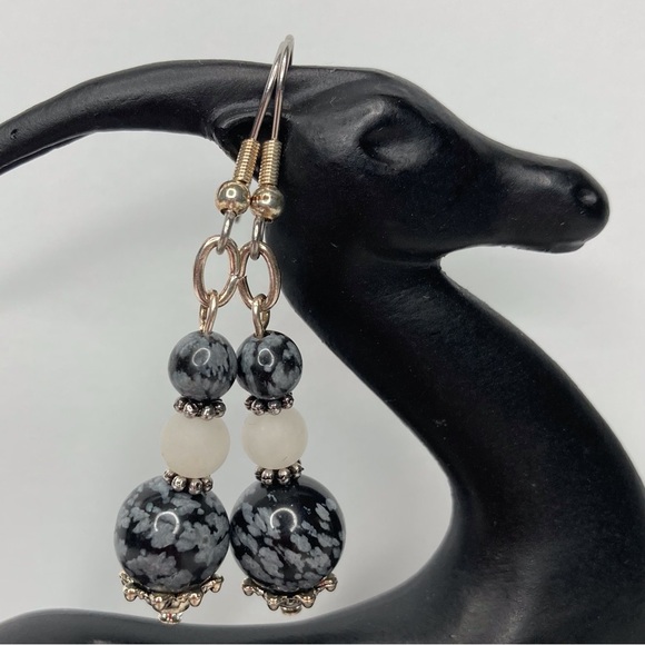 HAND CRAFTED EARRINGS Snowflake Obsidian & Snow Quartz Beaded Dangle Drop NWT - Picture 13 of 13